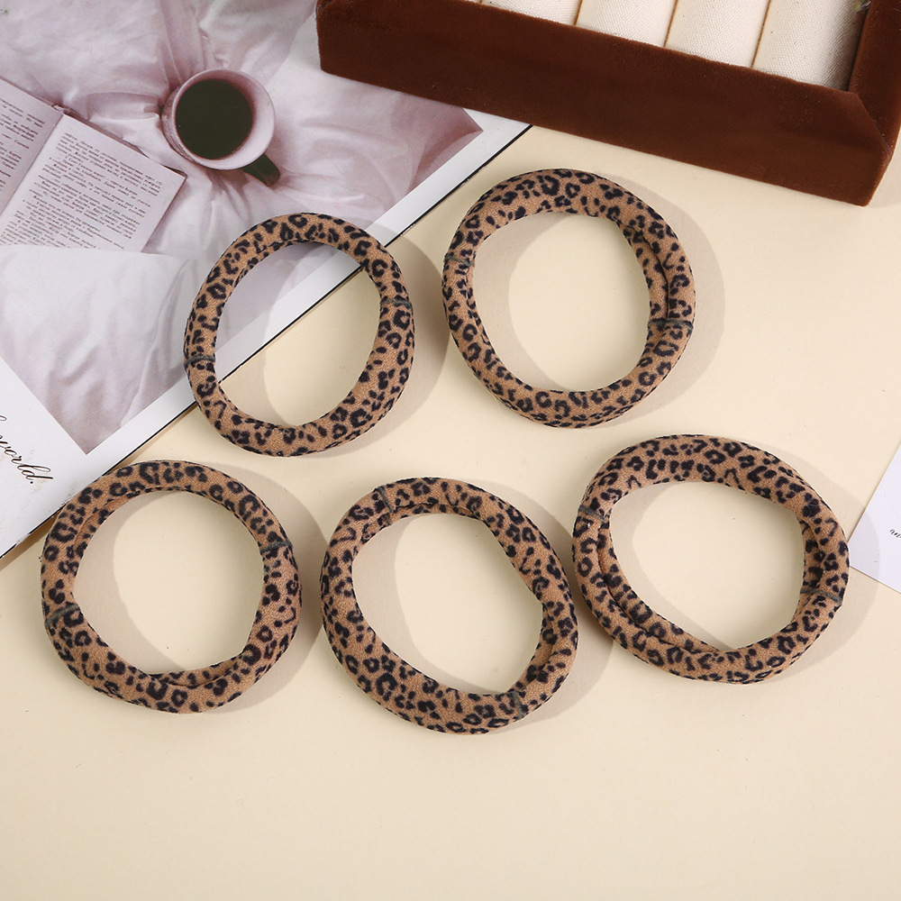 YMK4 - 2 Black Panther Hair Ring 5 piezas