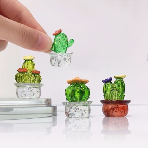 Creative transparent resin cactus car navigator small ornaments resin crafts TV computer decoration