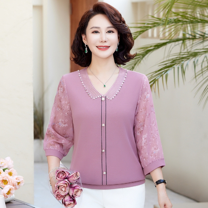 핑크색과 보라색 탑