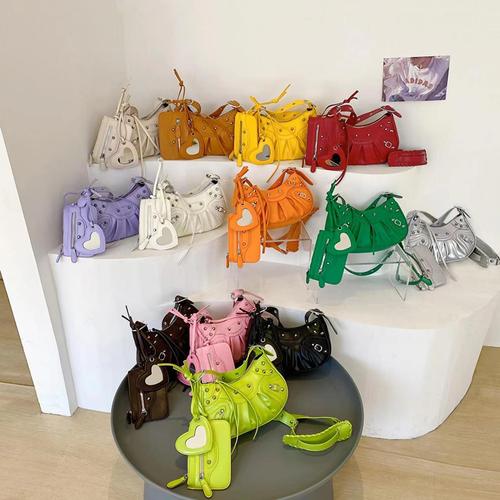  cross-border new underarm bag for women pleated crescent moon shoulder bag for women European and American retro rivet motorcycle bag