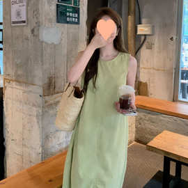 韩系显瘦小清新绿色背心连衣裙女夏季2025新款中长款休闲宽松裙子