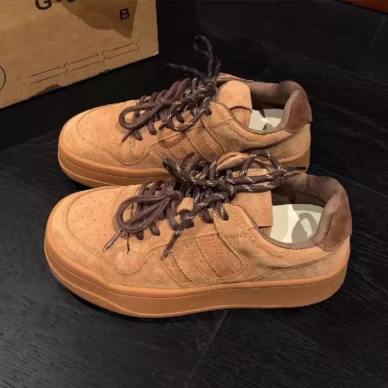 Zapatos blancos de suela gruesa de cuero para mujer 2025 nuevos zapatos de entrenamiento alemanes de punta redonda con cordones zapatos deportivos casuales zapatos transpirables de todo fósforo