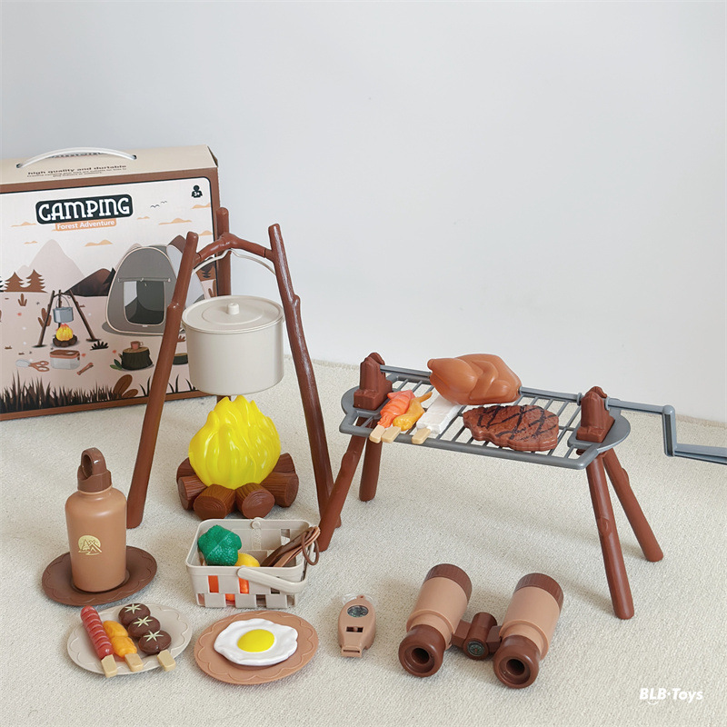 国境を越えた子供たちがキャンプをしているテントの炊飯食器室内の屋外キャンプを探検して虫を捕るバーベキューゲーム屋