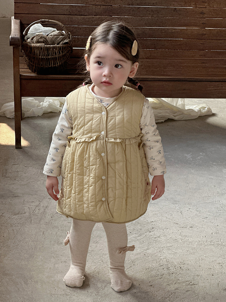 Traje de vestido de bebé de otoño e invierno versión coreana más traje de terciopelo para niñas de 1 a 3 años, falda acolchada cálida de estilo occidental