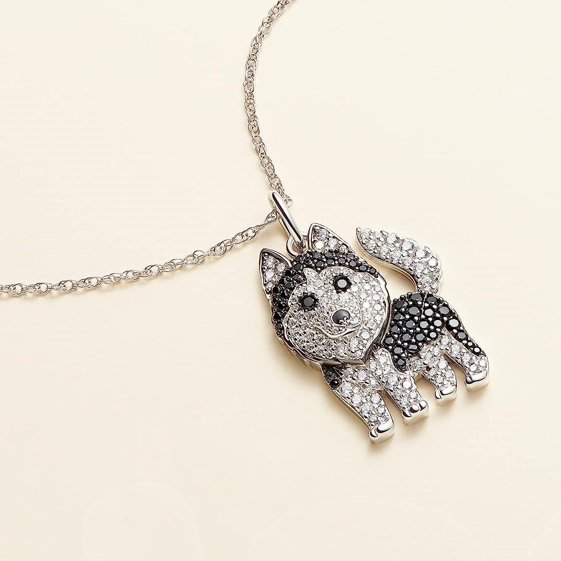 Colar com pingente husky e strass joia cachorro para mulher_voghion.com