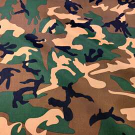 现货梭织斜纹迷彩料新品全涤斜纹华达呢车套遮阳棚大褂面料