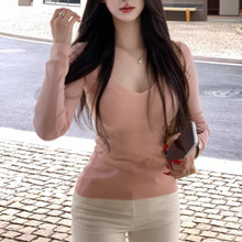 魅惑伊人 三色性感大V领长袖女秋冬内搭针织打底衫
