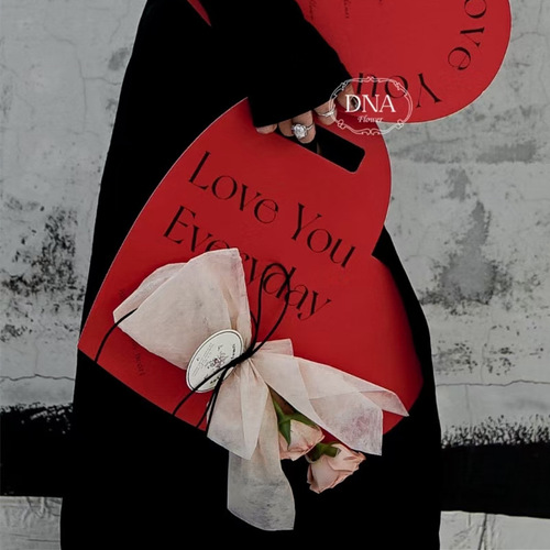 Valentine's Day hand-held flower box, heart-shaped flower handbag, single rose bouquet packaging, floral gift box, flower box