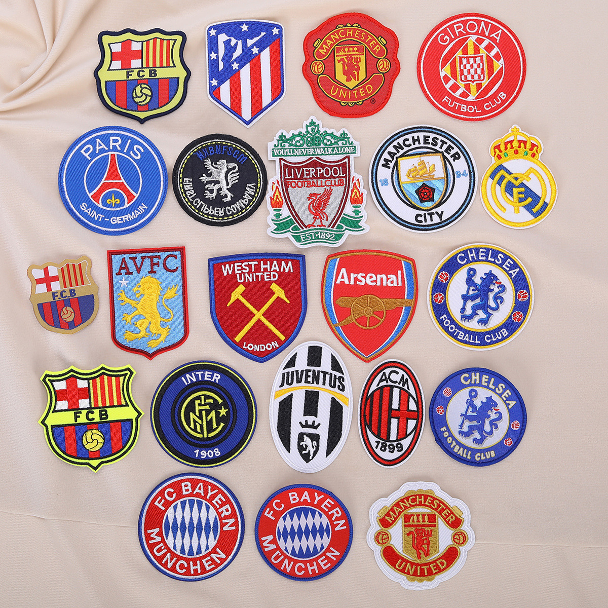 现货高品质异形足球队LOGO队徽徽章电脑绣花标刺绣布贴补丁贴批发