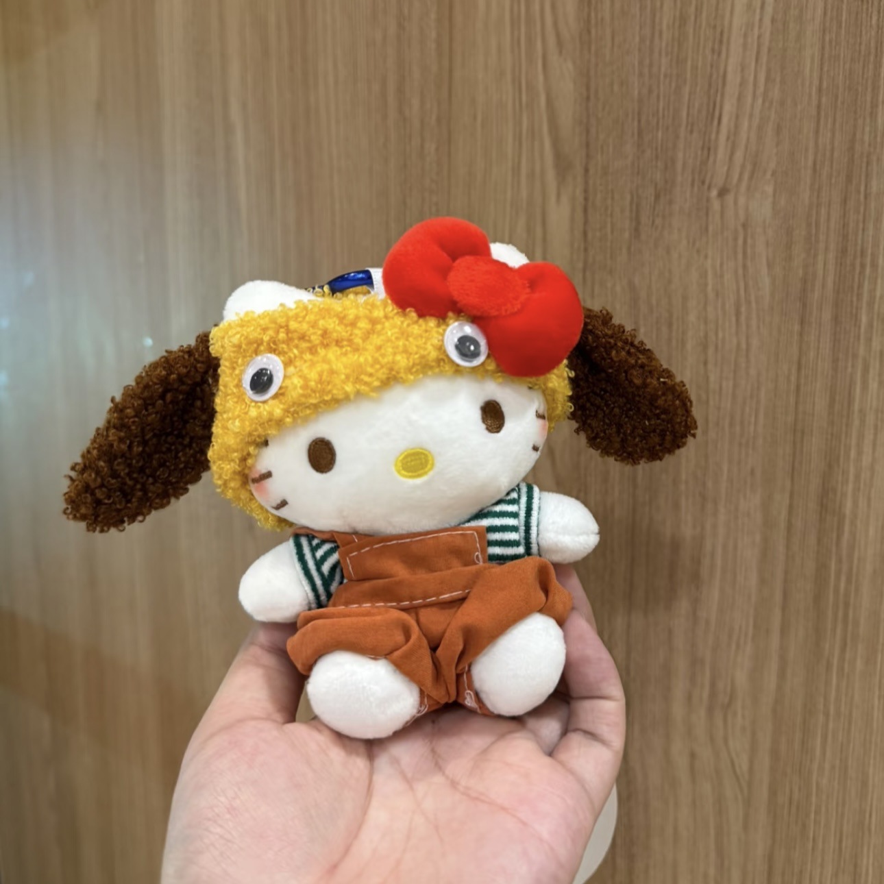 Genuino clásico KT Hello Kitty mochila bolso colgante dibujos animados lindo hellokitty llavero muñeca de felpa mujer