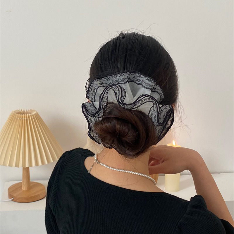 Fashionable retro summer hair accessory