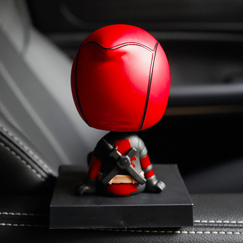 リベンジャーズデッドプールヒーロー車の装飾品スプリングボブルヘッド漫画クリエイティブカーアクセサリー車の装飾|undefined