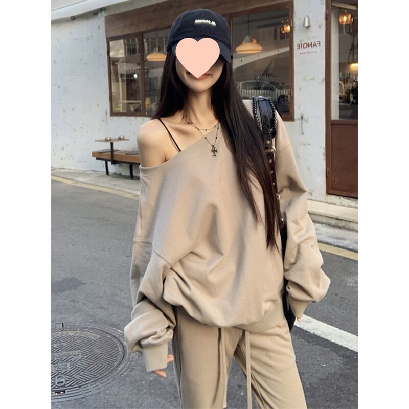 卡其色休闲运动套装女春秋减龄斜肩卫衣微喇裤大码超火慵懒两件套|undefined