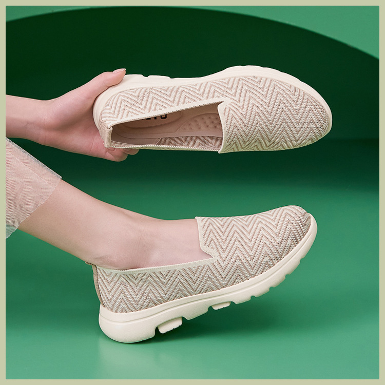 B888-42025 Herbst Winter Neue Licht Kissen Anti-Slip Runde Kappe Mittleren Alters Und Ältere Komfortable Atmungsaktive Flache Schuhe_voghion.com