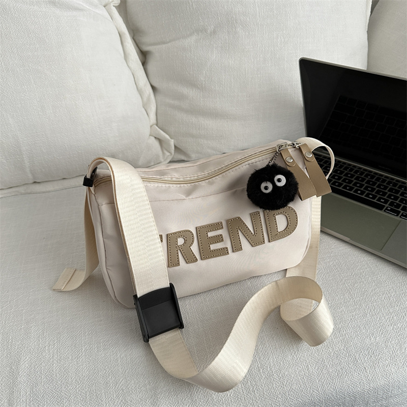 Bolsas de moda de tendencia de primavera 2024 nuevas bolsas deportivas de lujo ligero coreano de gran capacidad para salir