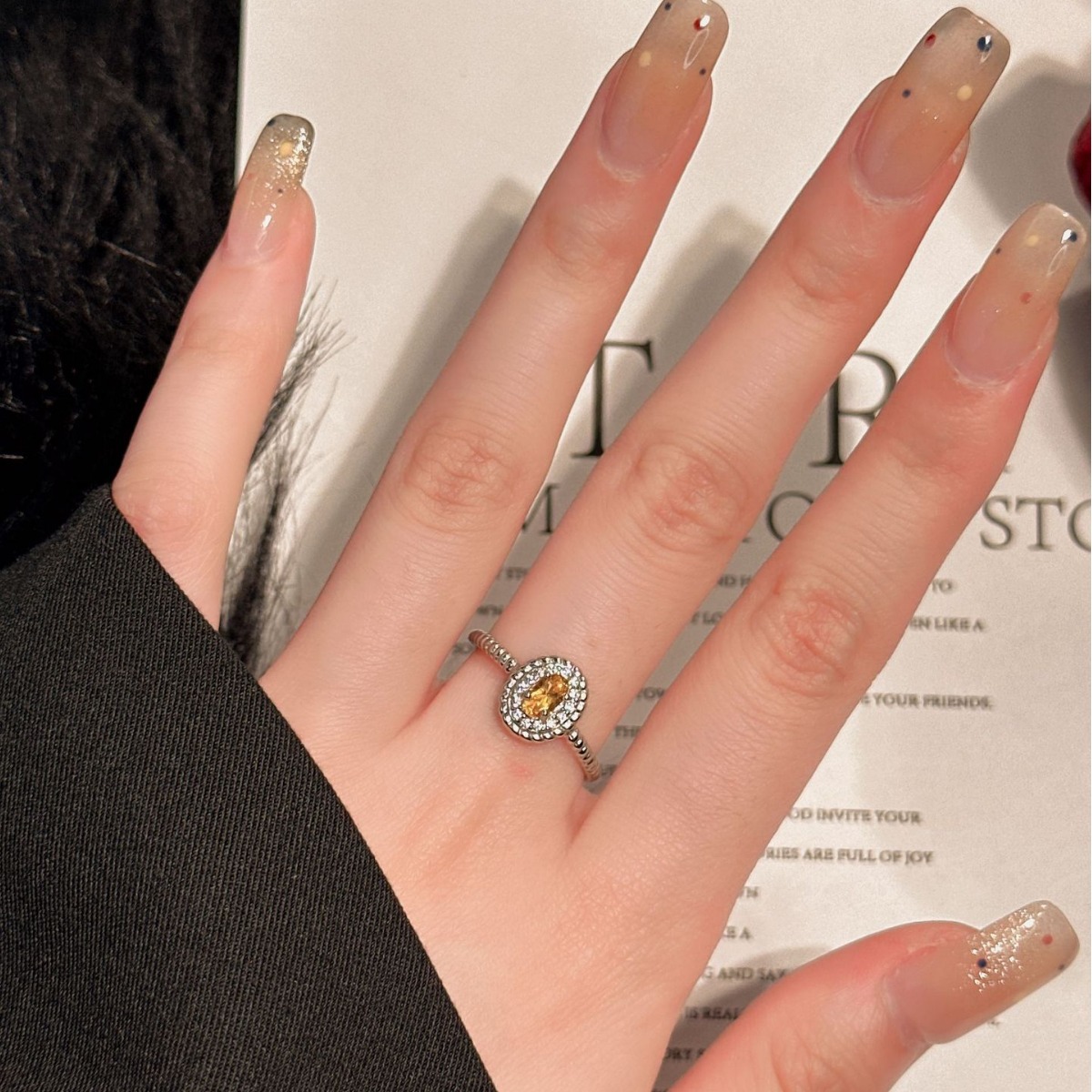 Anillo de piedra de Fanta natural exquisito retro francés femenino s925 diseño de nicho de plata de ley anillo de sensación de lujo ligero