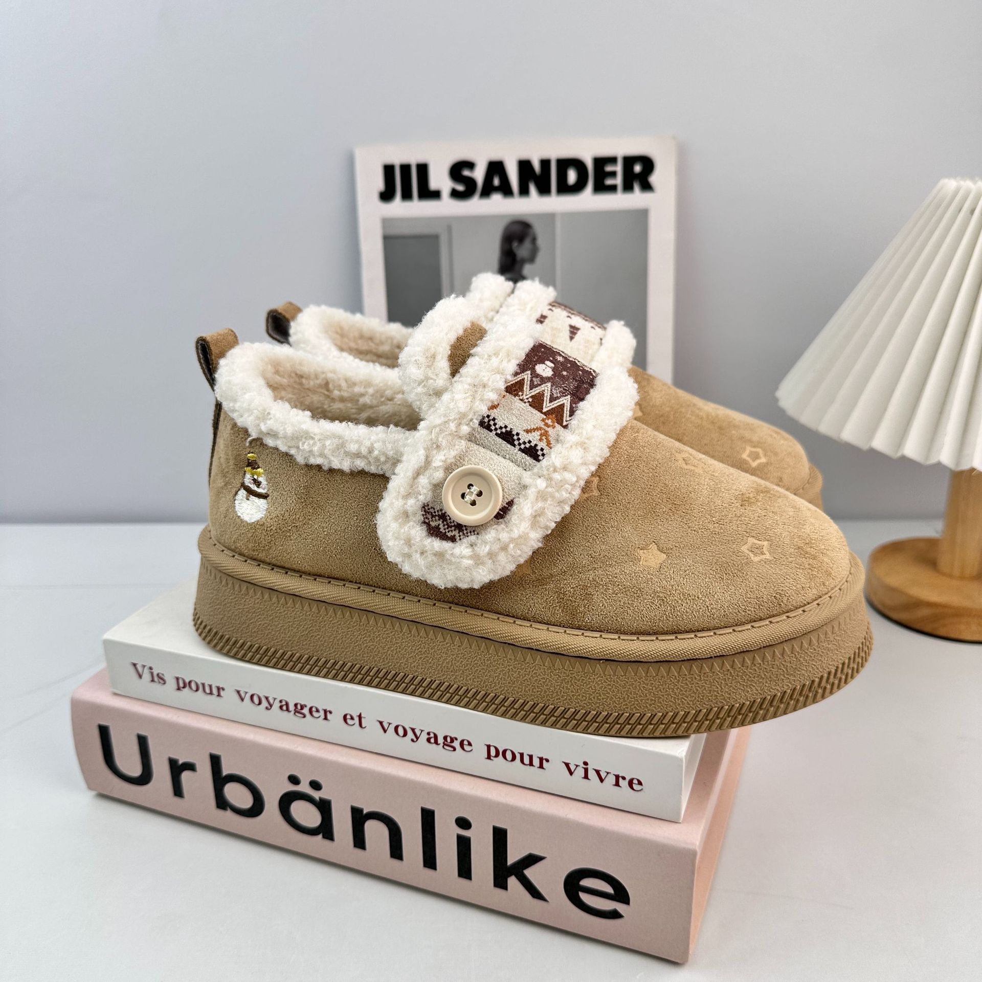 Zapatos de algodón de invierno de larga onda de estudiantes de niñas con zapatos casuales adicionales de lana 2025 nuevos zapatos de nieve de cilindro bajo coreanos