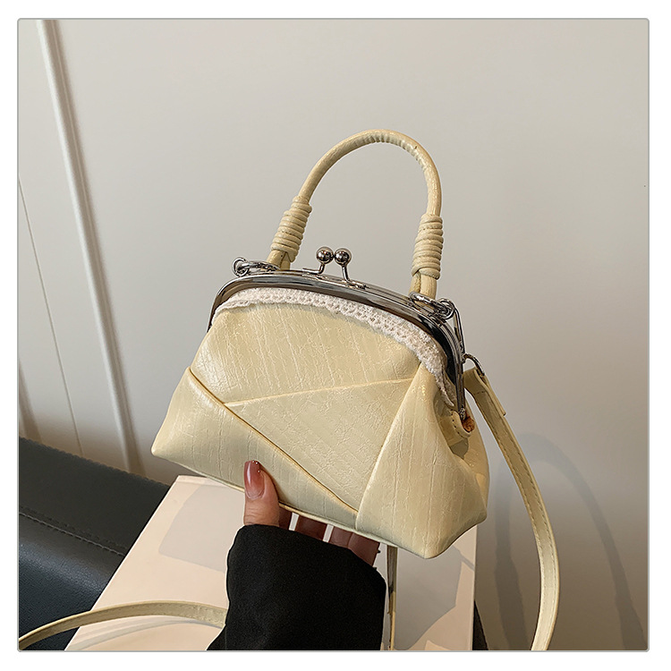 Fashionable and unique flap shell bag 2025 new style, versatile commuter shoulder bag, versatile handbag, stylish crossbody bag undefined