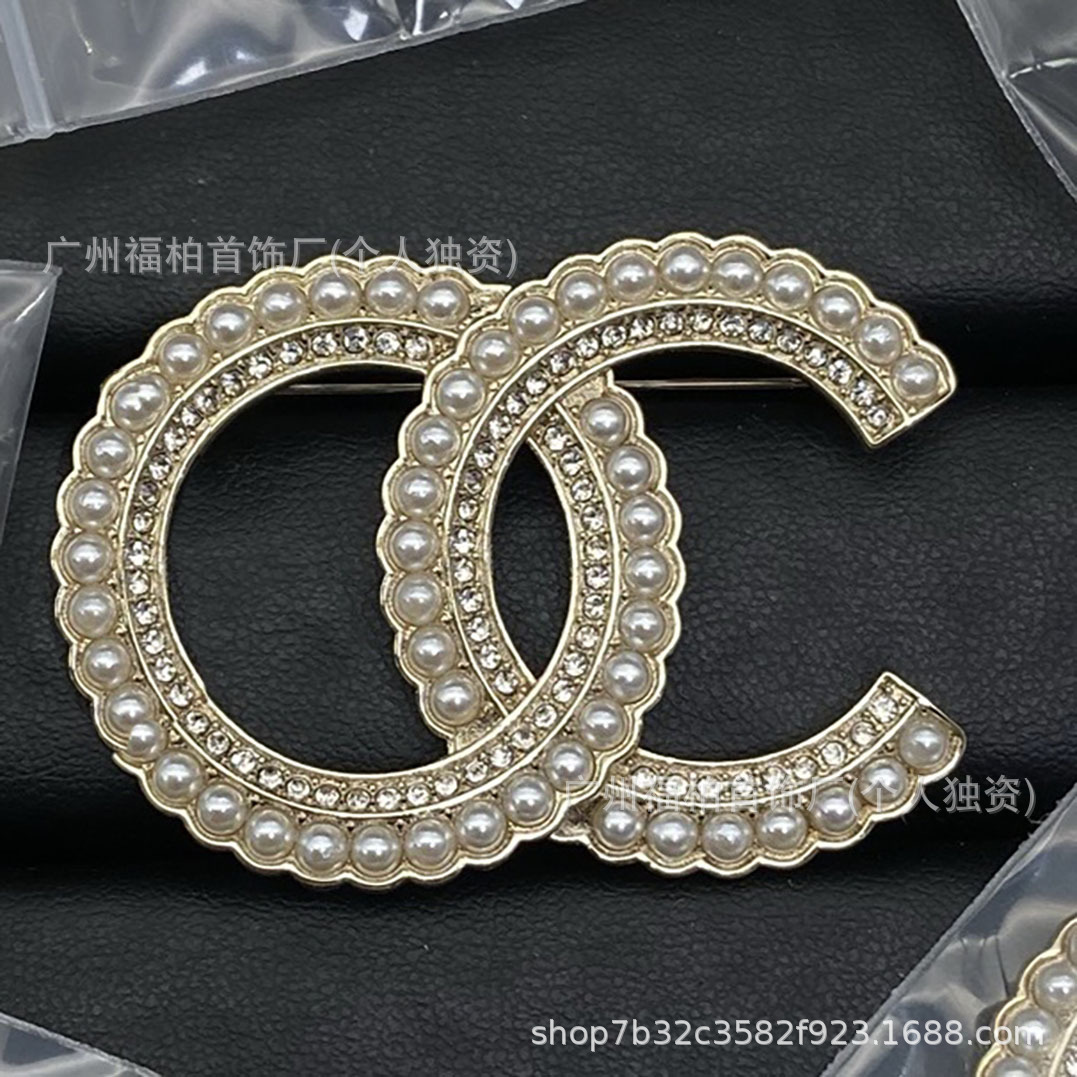 Chanel Double C Fragrance Star Heart Pearl Rhinestone Enamel Brooch Vintage Style High-End Brooch Collection