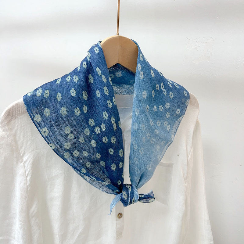 Spring and Summer Retro artificial blue dyed gradient printed linen square scarf artistic versatile women's summer neck protection small silk scarf New
