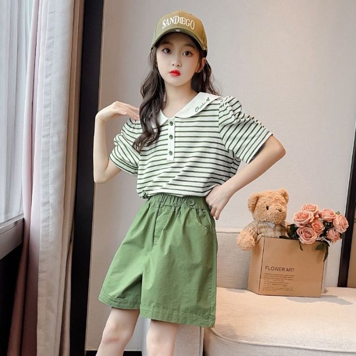 Traje de verano para niñas 2025 nuevo estilo coreano vestido de verano para niñas de estilo occidental traje casual de dos piezas de manga corta a rayas para niños grandes