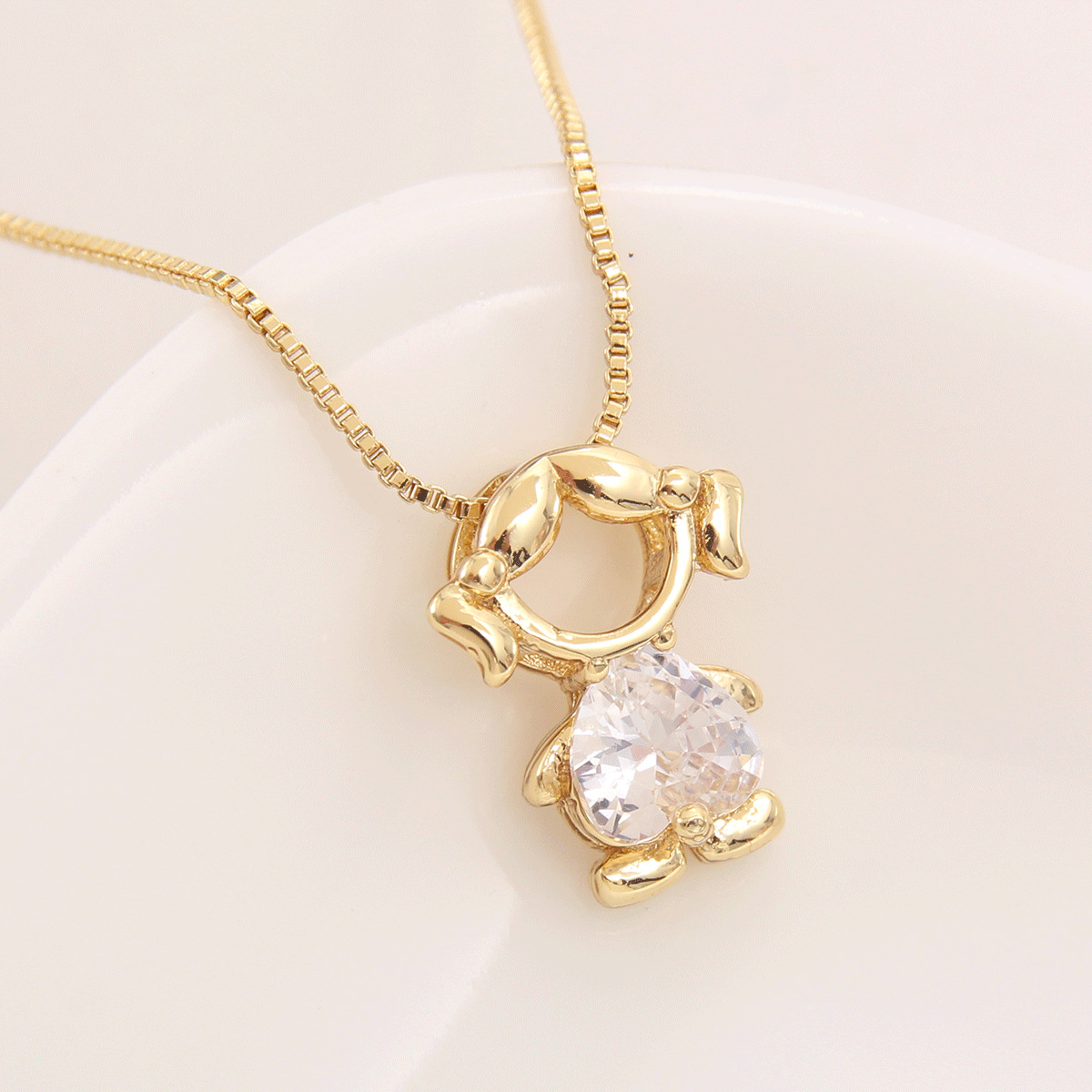 Transfronterizo europeo y americano de los hombres y las mujeres Nuevo colgante de collar chapado en oro con incrustaciones de circón de la moda de las mujeres de la joyería de cercanías