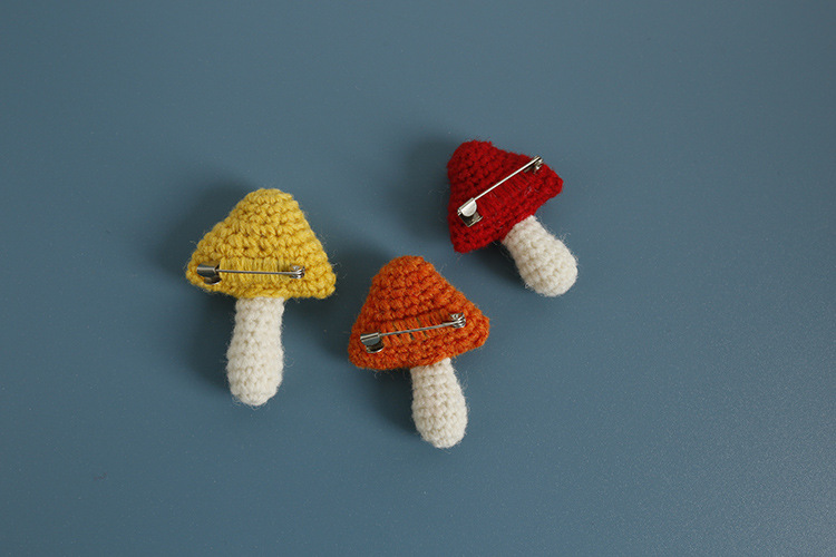 1 Piece Quantity Cute Pin Mushroom Yarn Knitting Women's Brooches 1 Piece