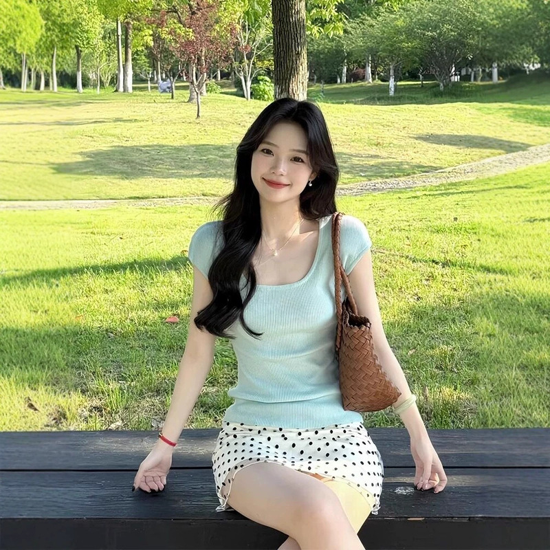Korean-Style Green U-Neck Knit Set 2026 Summer New Slim-Fit Flattering Gentle Pure Desire Stunning Polka Dot Skirt Korean-Style Green U-Neck Knit Set 2026 Summer New Slim-Fit Flattering Gentle Pure Desire Stunning Polka Dot Skirt