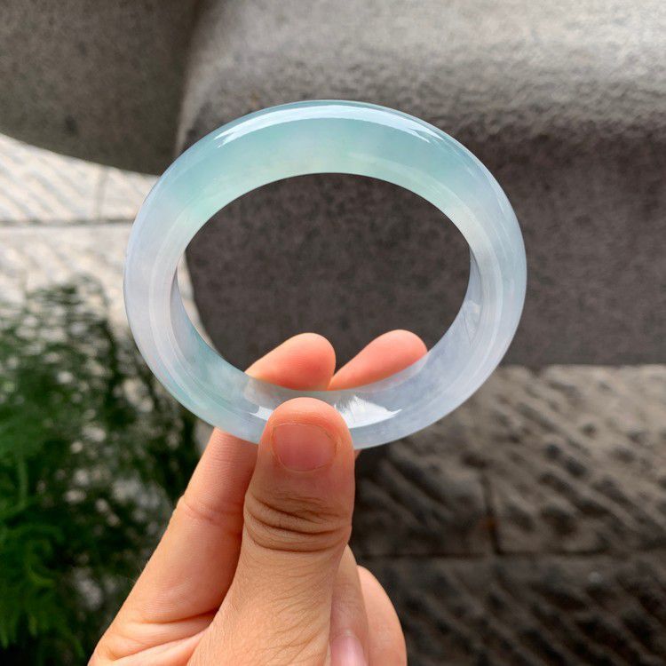 Vòng tay ngọc bích Miến Điện tự nhiên cao cấp, đôi màu, đường kính 53–62 mm chi tiết 1
