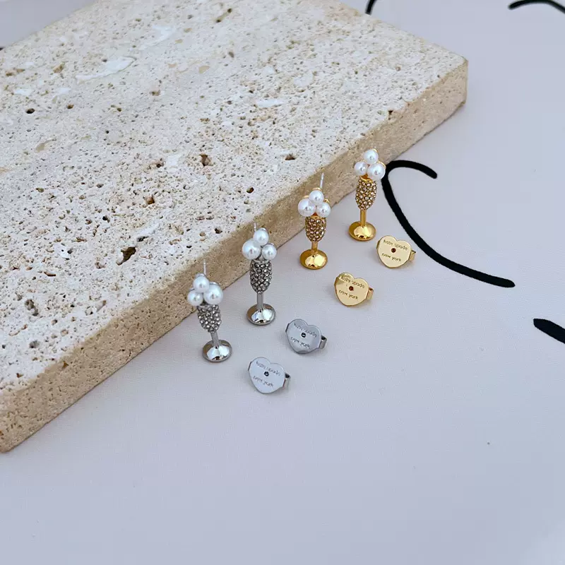 新款时尚轻奢精美简约小众设计镶嵌珍珠水钻酒杯高脚杯金属耳钉