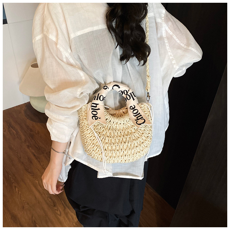 2025 New straw woven bag, large capacity, retro straw woven bag, basket style, casual and versatile beach bag for women undefined