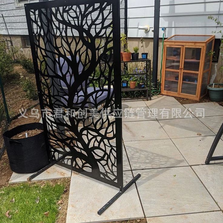 Factory direct supply wrought iron fence courtyard fence villa balcony indoor screen decorative cutting metal fence