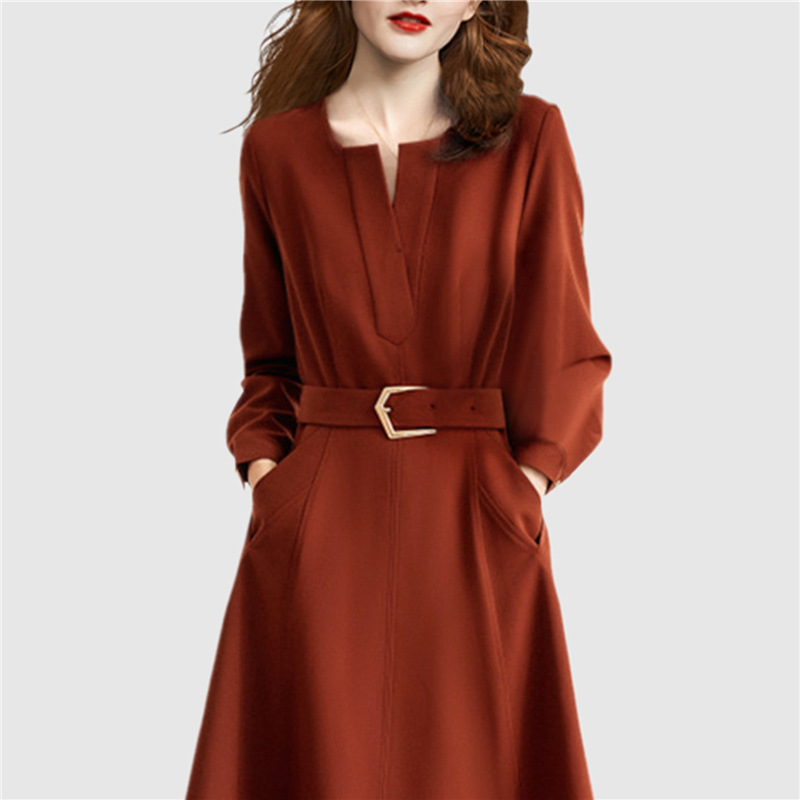 Special Clearance Sale at Mall Counter: High-End Design Commuter Collar Dress with Waist-Cinching, Elegant and Fashionable Mid-Length Dress