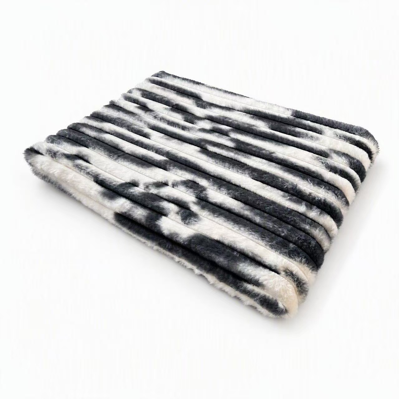 Piel de conejo en blanco y negro. / S40*30*5cm