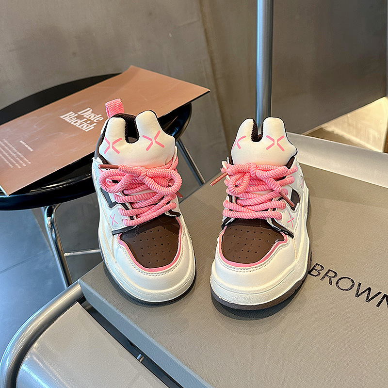 Cricketskor för barn Korean Edition Bröd Violence Bear Tide Brand Pojkar och flickor Fritidssportskor 2023 Nyhet_voghion.com