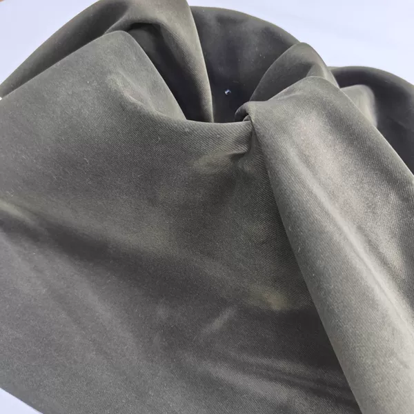 Color No. 9 (dark green) 370g