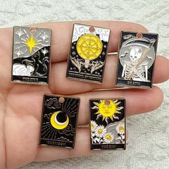 クロスボーダーヨーロッパとアメリカのハロウィン太陽タロットブラック合金ジュエリーアクセサリーペンダントペンダントドレスアップキーホルダー
