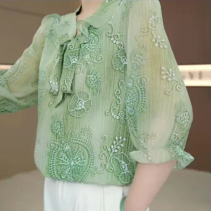 2025年夏の新作女性用半袖シャツ、年齢を軽減する蝶ネクタイ半袖Tシャツ、お腹をカバーする痩身トップス、薄手のボトムシャツ|undefined