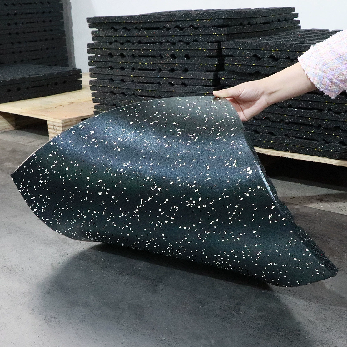 Огнестойкий буфер резиновый пол износостойкий противоскользящий гантель амортизирующий грунт домашний тренажерный зал звукоизоляционный резиновый коврик