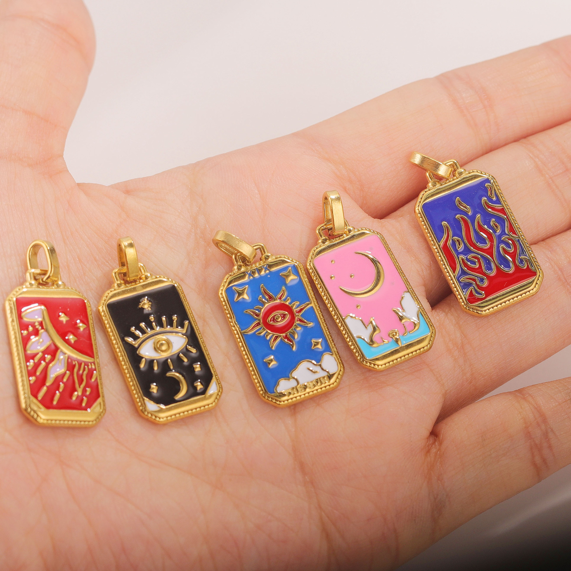 Europa y América esmalte goteo de aceite tarot colgante colgante DIY accesorios de joyería acero inoxidable al por mayor vacío dorado tarjeta colgante