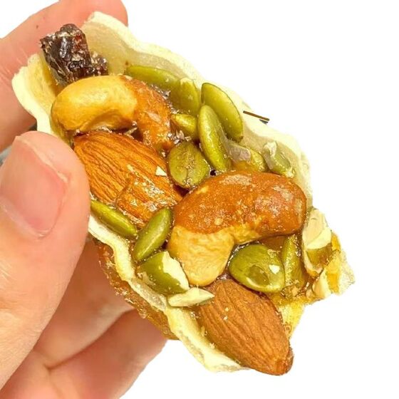 Nuts glutinous rice boat crisp cashew almond black currant mixed nuts snacks boat crisp hair wholesale