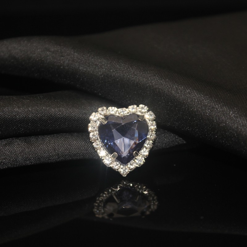 40g Weight Crystal buckle Jewelry Making Type 18 * 20mm Jewelry Making Size Rhinestones Inlay Material DIY Jewelry Accessories Classification 10 PCS/Package Quantity Metal Material Heart Shape Pattern Polished Finish Plating, Inlay Design IG Style, Shiny Style 10 PCS/Package 18 * 20mm Metal Rhinestones Heart Shape Polished Crystal Buckle 14