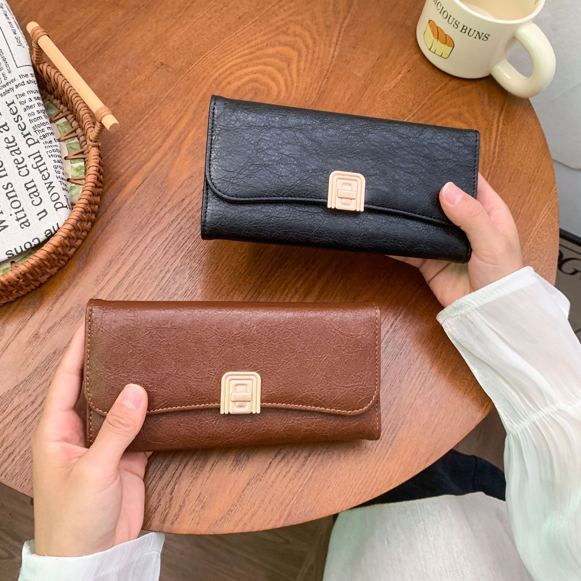 High-end new women's long, large-capacity tri-fold wallet, solid color coin purse, clutch card holder, all in stock.