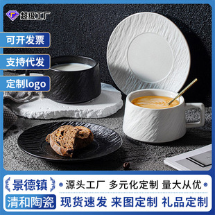 ���W�L�մɿ��ȱ��������b�ڰ�ɫ�Ҽy�����s�����������ֵˮ��