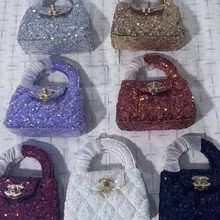 C���¿�Ů��С���L������ҽ��������Ƭ�r��朗l���������Ů��