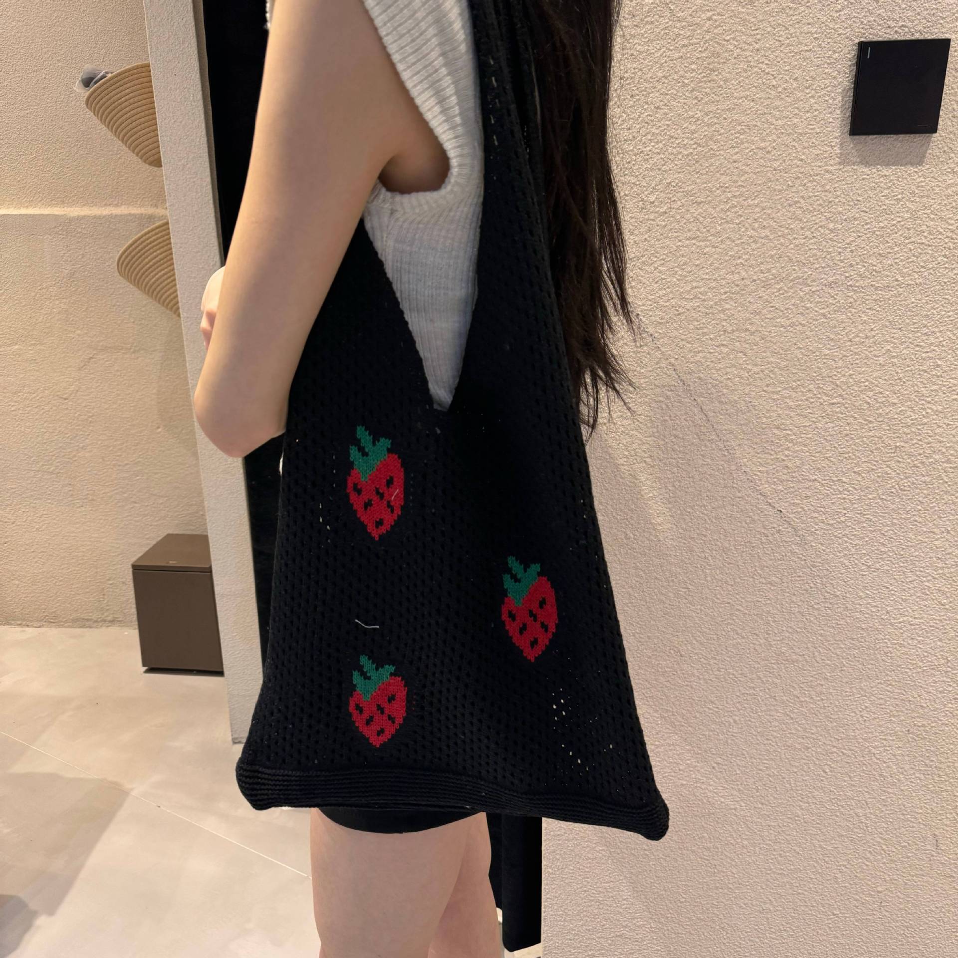 Polyester Material Women's Medium Polyester Strawberry Cute Square Open Tote Bag
