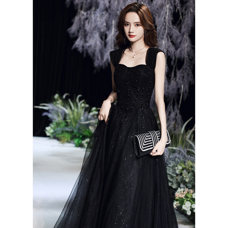 Vestido de noche de banquete negro 2024 nuevo verano elegante nicho luz vestido de pasarela de lujo Reunión Anual vestido de anfitrión
