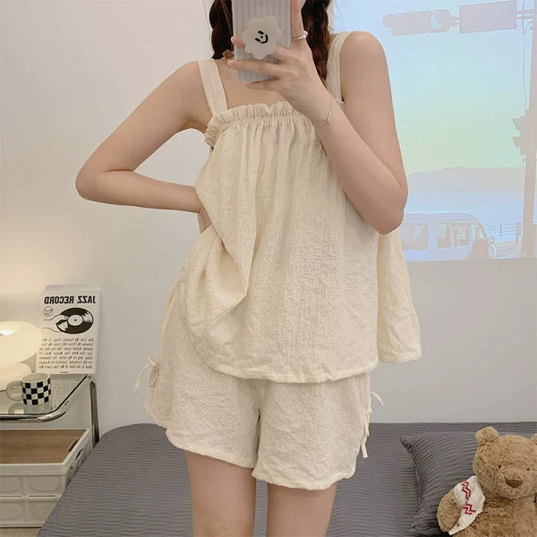 Ночная рубашка‑комплект (pijama) женский тонкий топ и шорты, милые оборки, эффект лифтинга