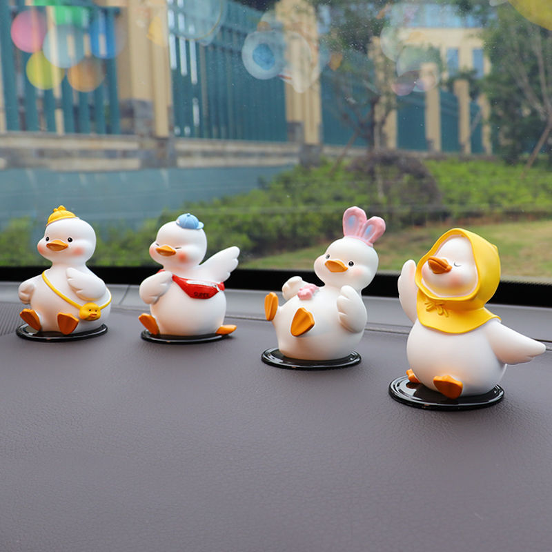 Décoration de tableau de bord de voiture créative et mignonne, petit canard tendance, décoration d'intérieur pour femmes_voghion.com