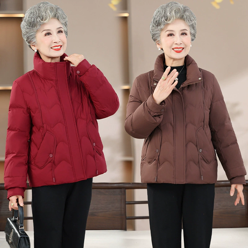 Люди среднего и пожилого возраста 2024 зимний пуховик женский короткий костюм бабушка утолщает теплую белую утку бархатную куртку мамы